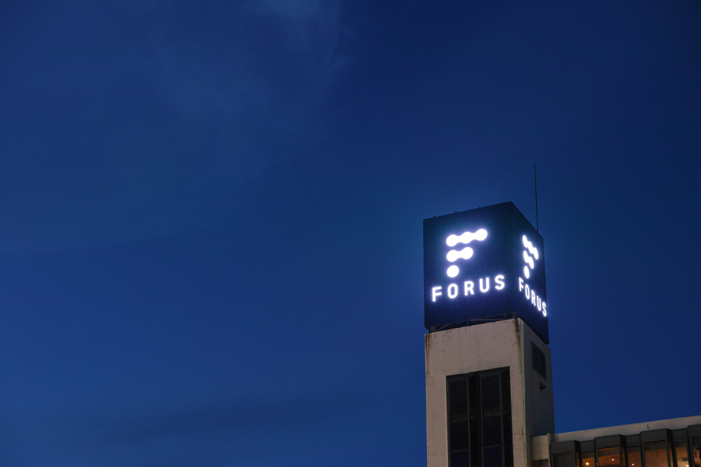 フォーラス