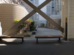 朝の校舎で