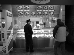 ポリスマン×弁当屋