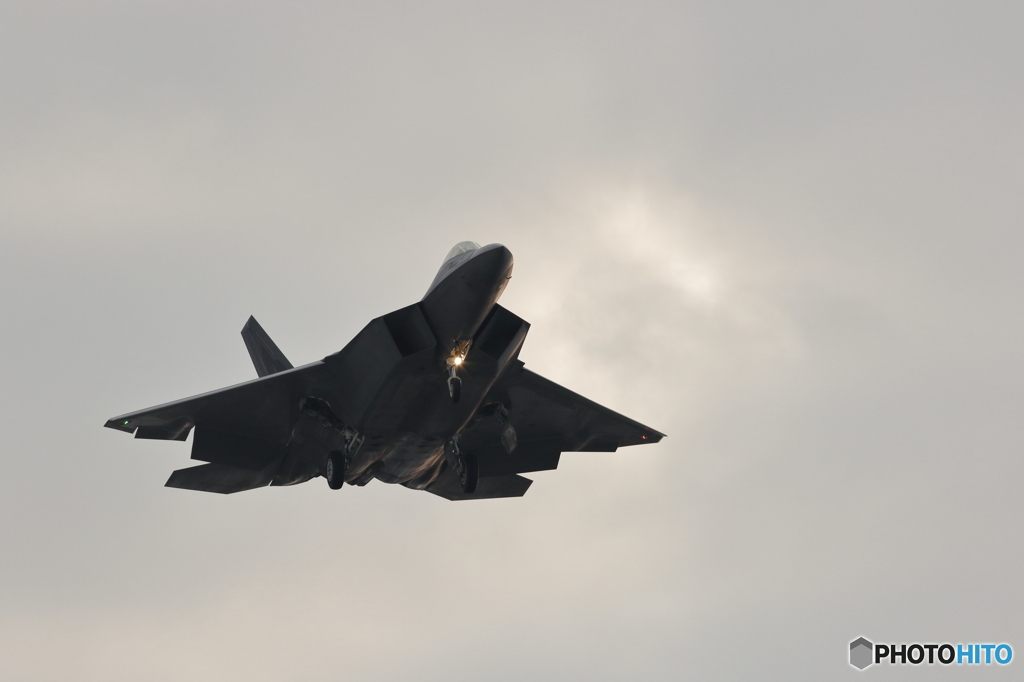 F22