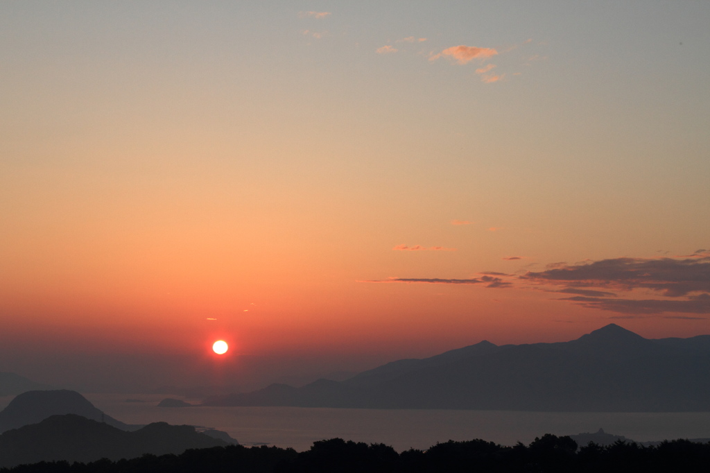 唐津湾の夜明け