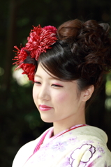 目をほそめて