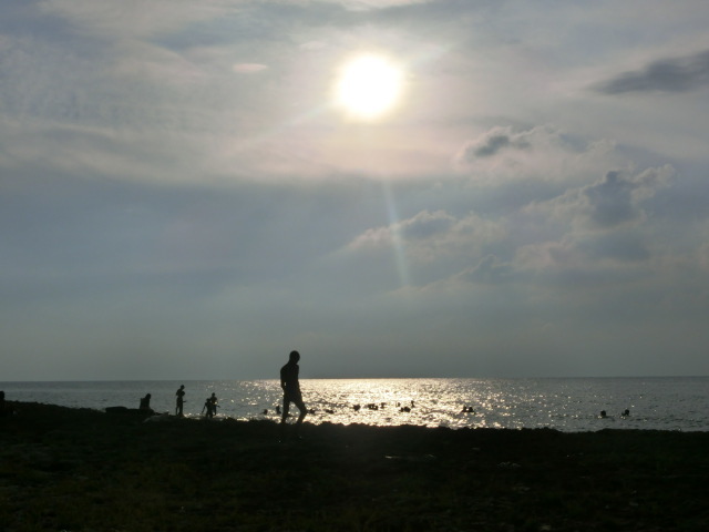 太陽が沈む前に帰ろう