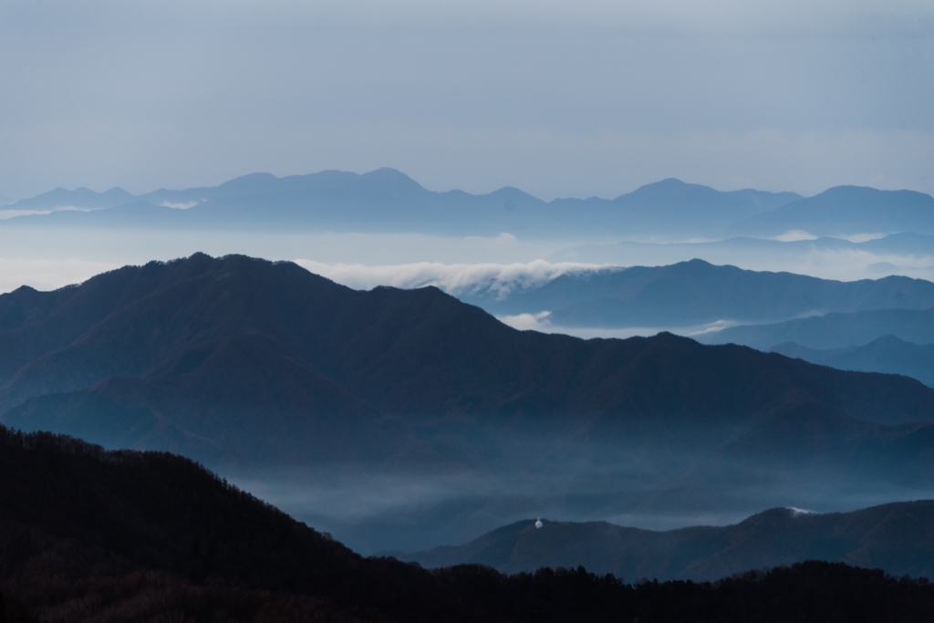雲が流れ落ちる