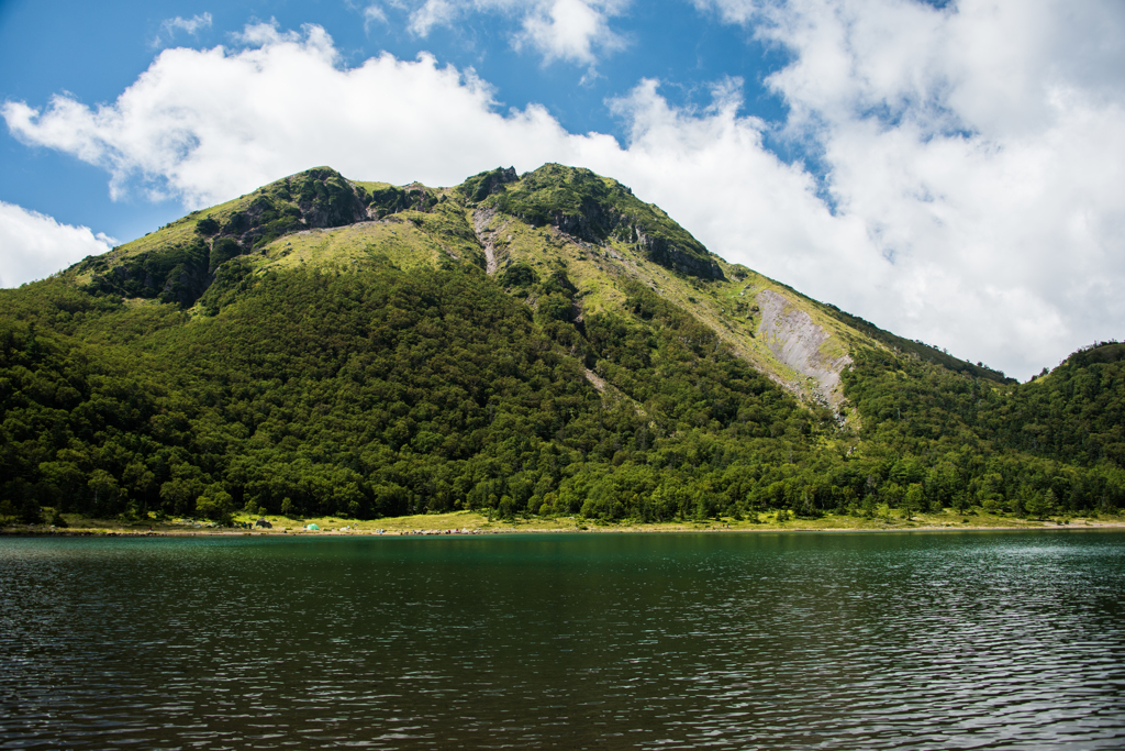 五色沼から白根山
