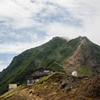 二つの山小屋と山頂