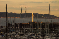 夕暮れのヨットハーバー