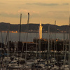 夕暮れのヨットハーバー
