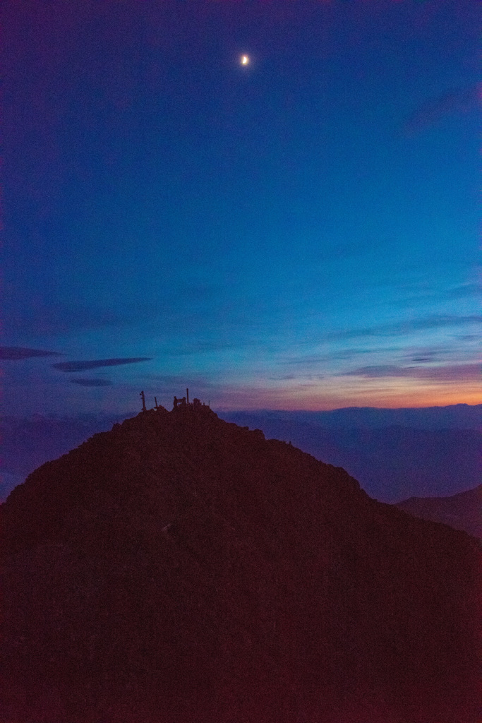 赤岳山頂の月