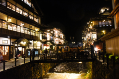 夜の銀山温泉