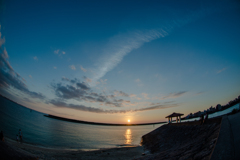 夕暮れの浜辺