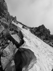 残雪の斜面