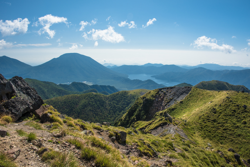 中禅寺湖と男体山