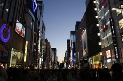 銀座と月