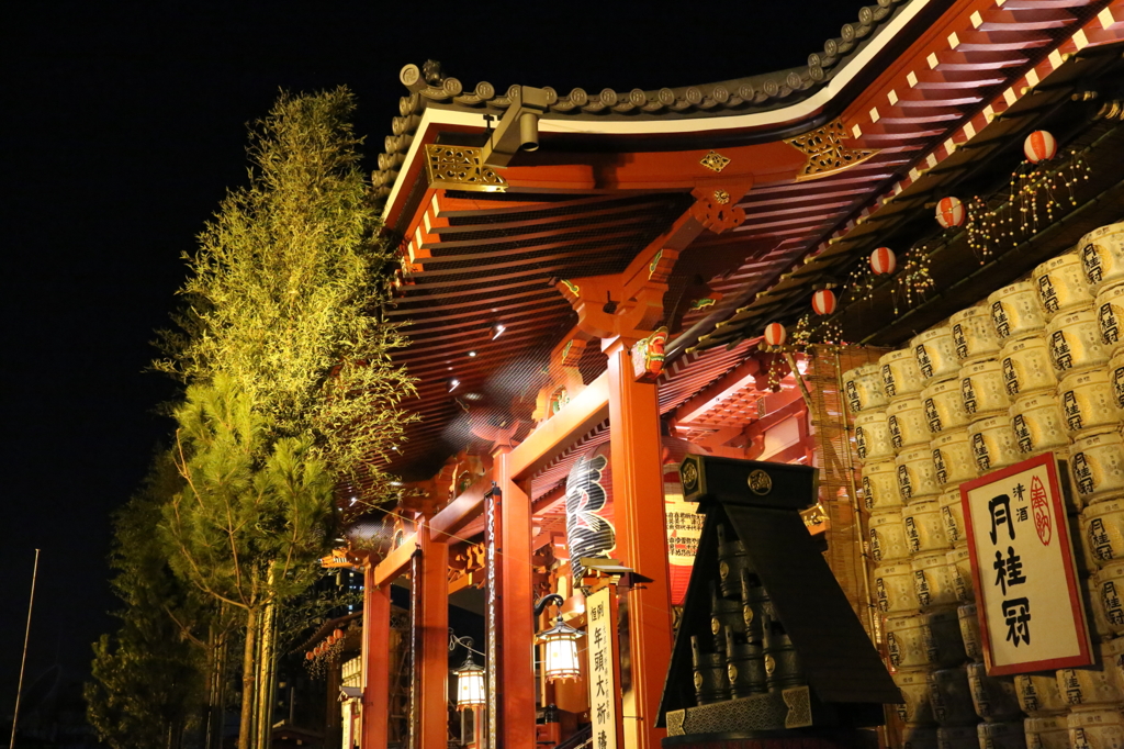 年末夜の浅草寺