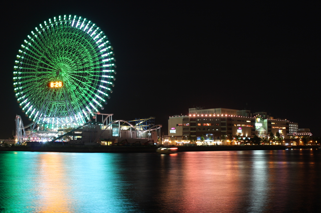 夜の観覧車