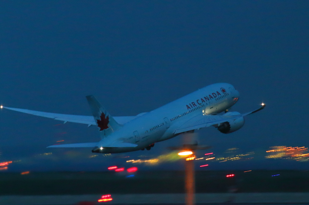 AIR CANADA B787-8