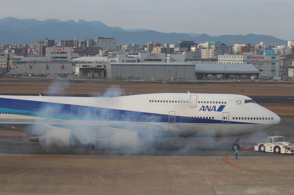 ANA B747-400