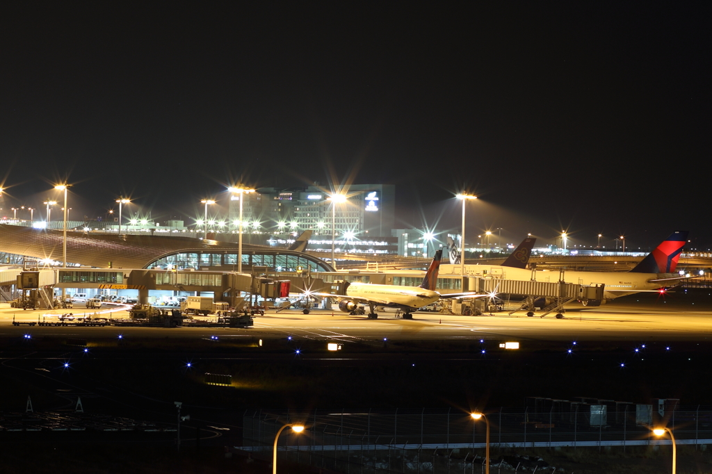 夜の関西空港