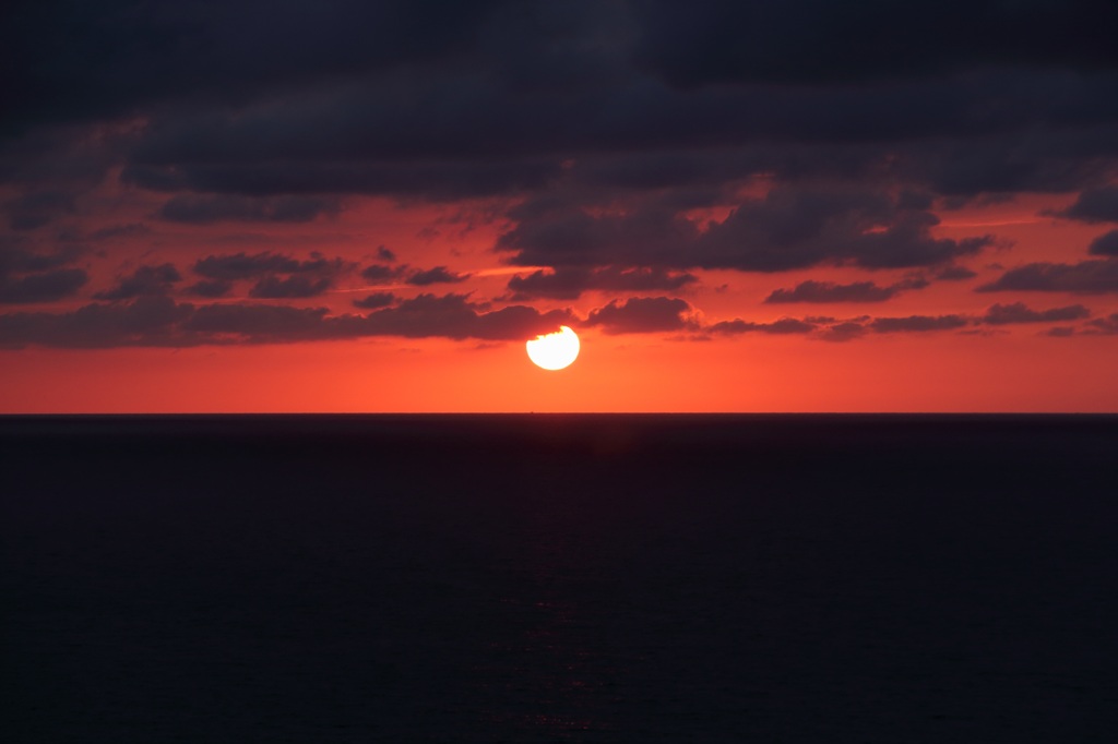 日本海に沈む夕日