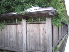 笹竹のある旧家