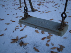 寂しいブランコ