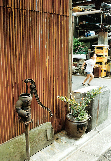 手押しポンプ