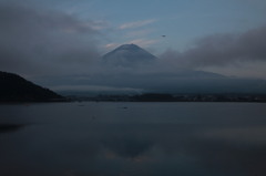 夜明けの富士山