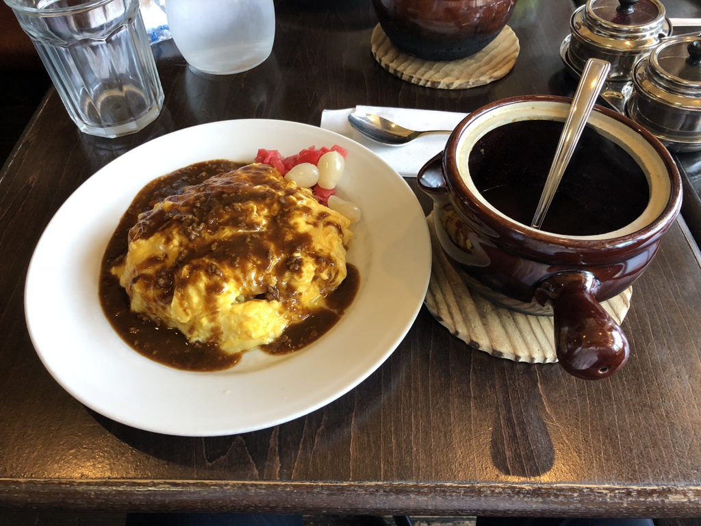 カレーハウス ヘンテのオムチーズカレー