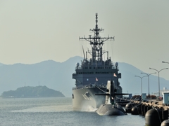 護衛艦の休息