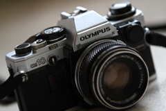 OM10