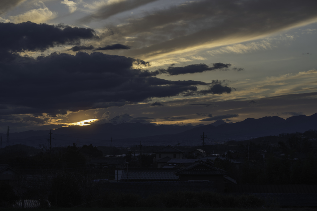 春の夕暮れ空