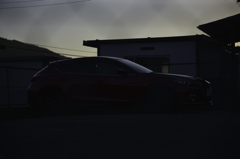 冬の夕暮れの中で