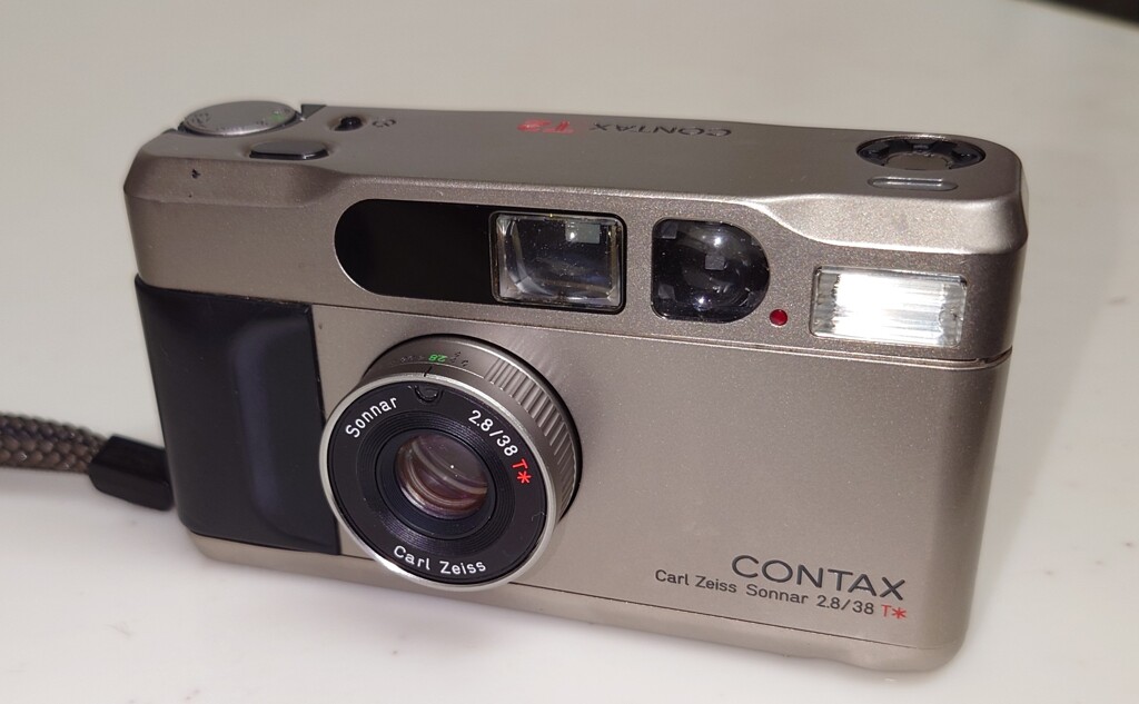 CONTAX  T2