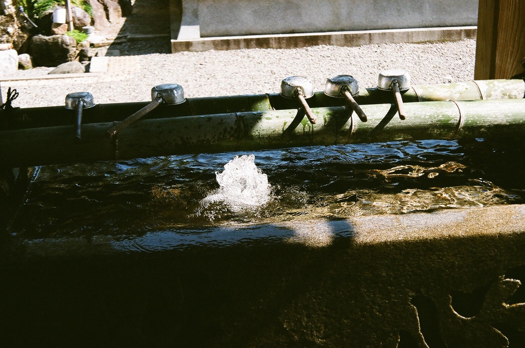 湧水のある神社