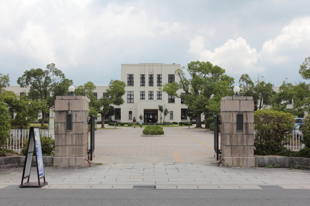 豊郷小学校旧校舎群 正面1