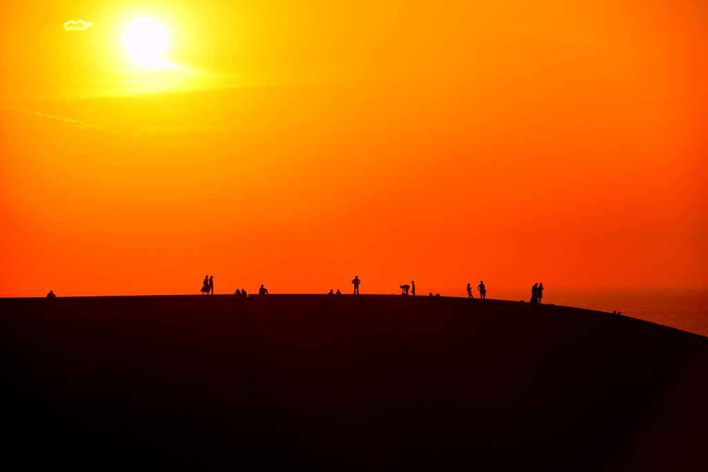 夕日を待つ人