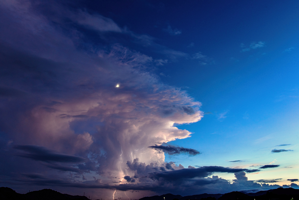 雷と雲と月