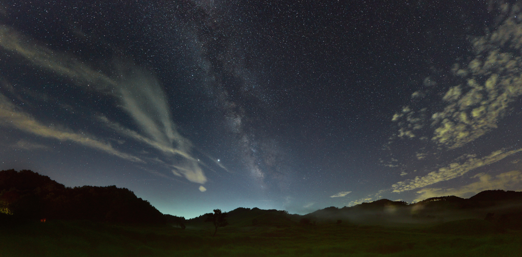砥峰高原の夜