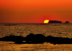 船と夕日