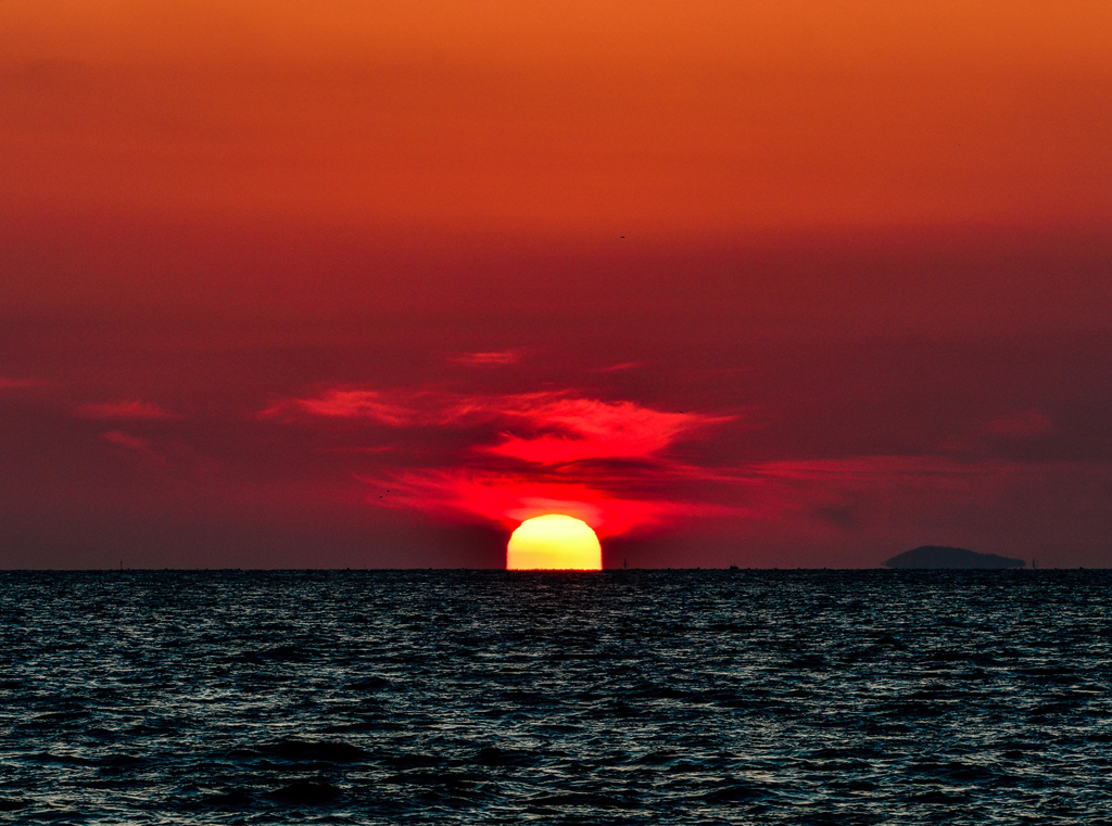 　四角い夕日
