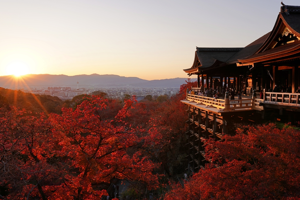 京都 清水寺 秋の夕日