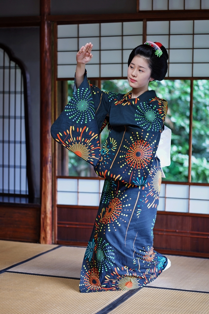 京都 渋成園 一足早い花火の咲き
