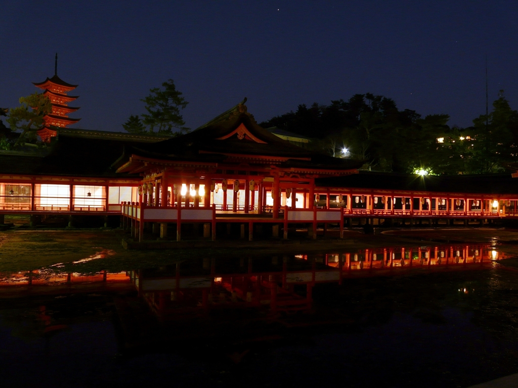 宮島 厳島神社の夕方-3