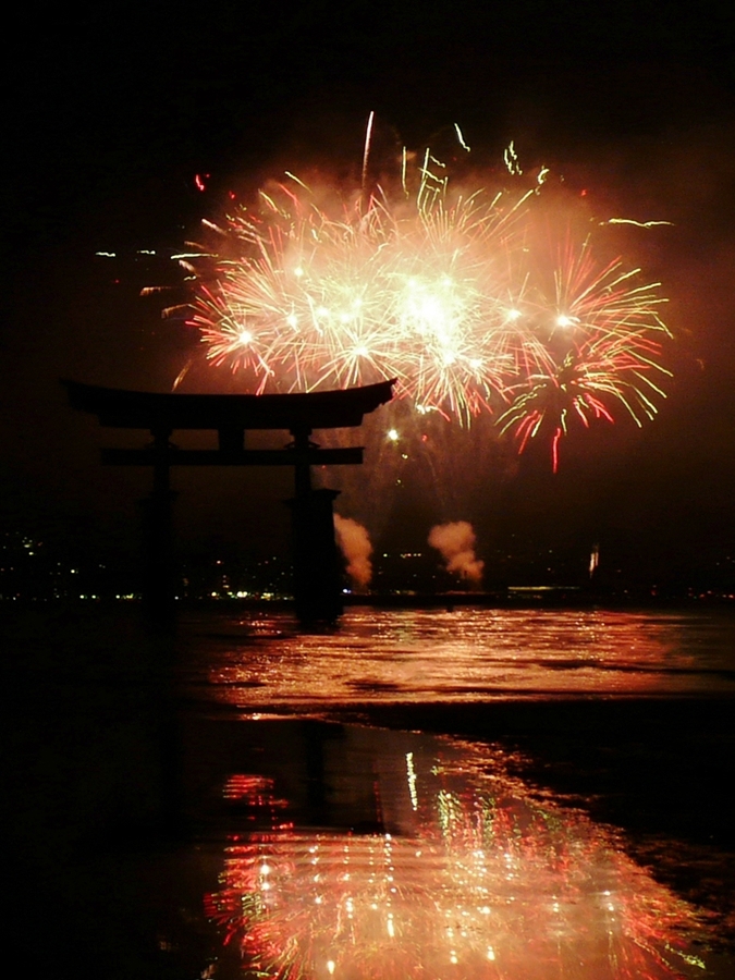 宮島 水中花火大会