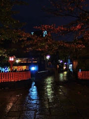 京都 雨の中の巽橋