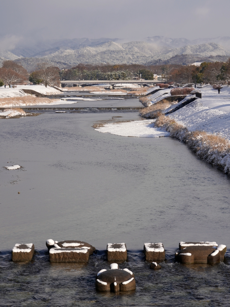 京都 雪の鴨川