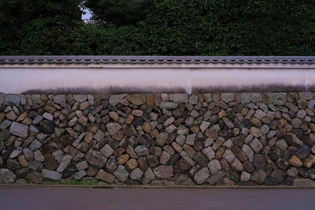 京都 栗棘庵 石塀の趣