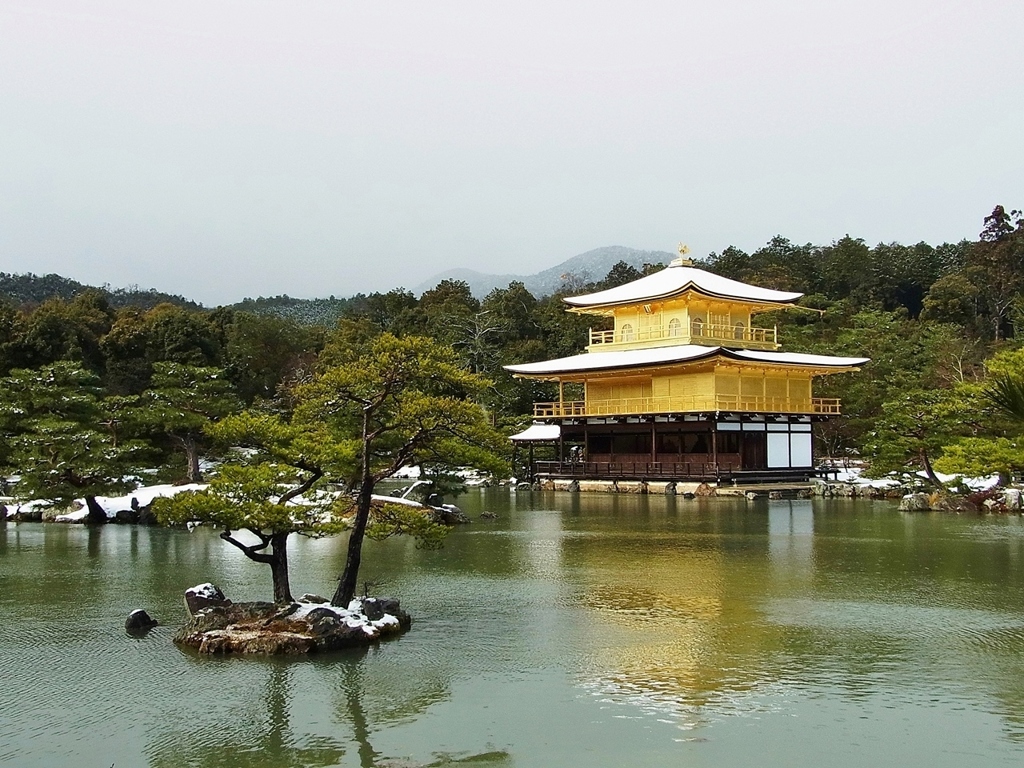 京都 金閣寺 雪化粧