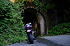 トンネルをくぐれば